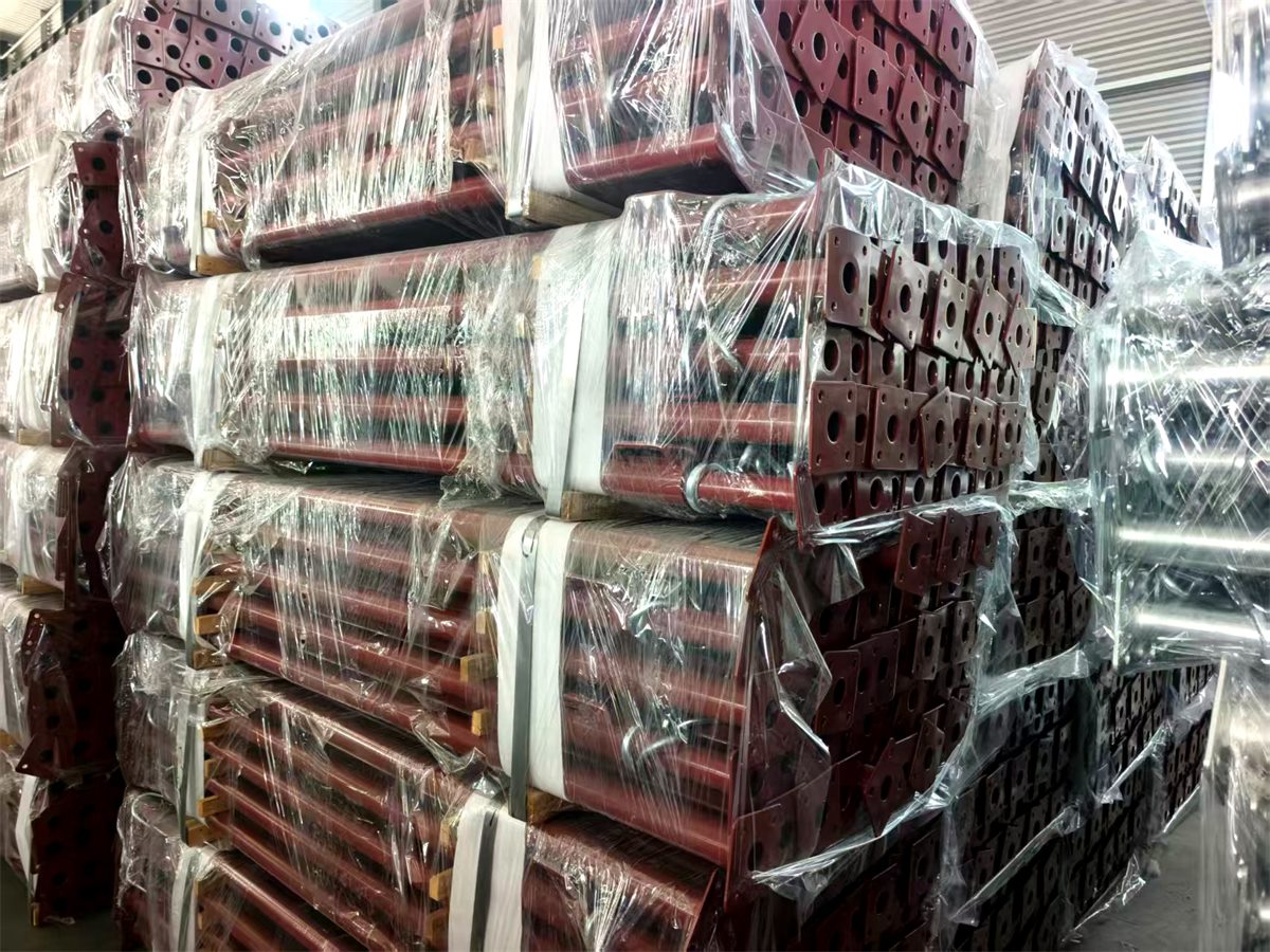 Packaged adjustable steel props showing rich production experience