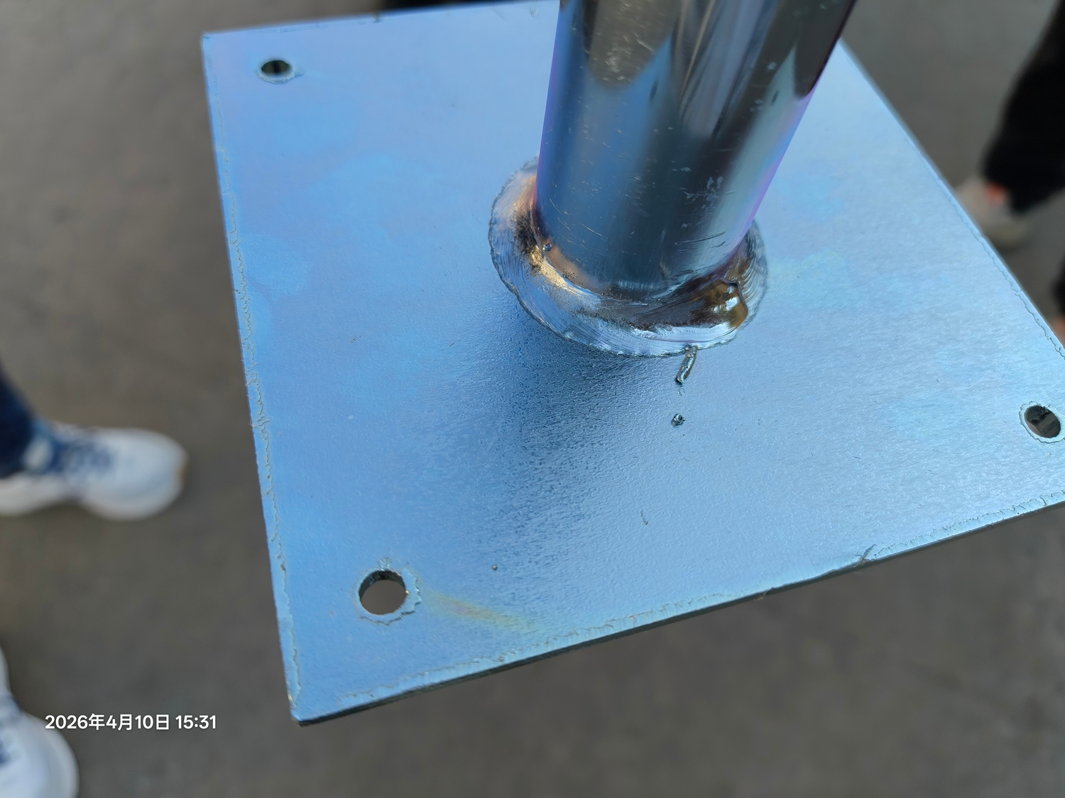 Adjustable steel props workshop