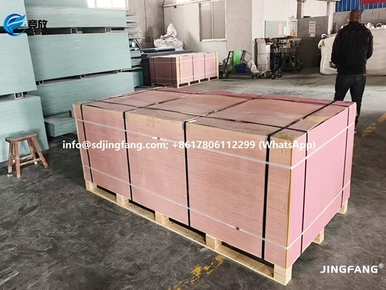 Plastic shuttering concrete