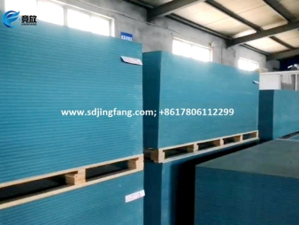Plastic panels for concrete forming